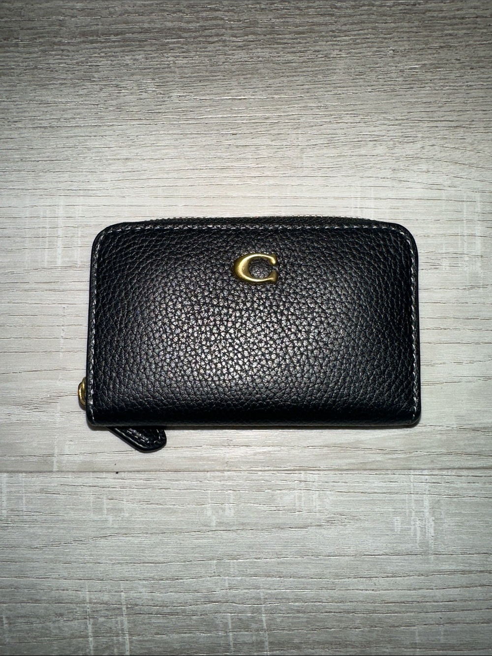Coach Essential Small Zip Around Card Case